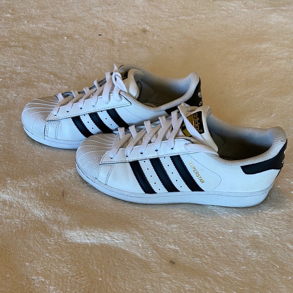 ADDIDAS Superstar Sneakers- SIZE 6 - Picture 5 of 7